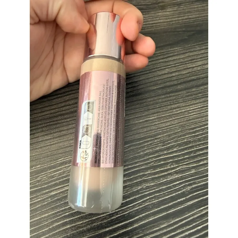 NWT REVOLUTION F5 Conceal & Define Full Coverage Foundation .77fl oz